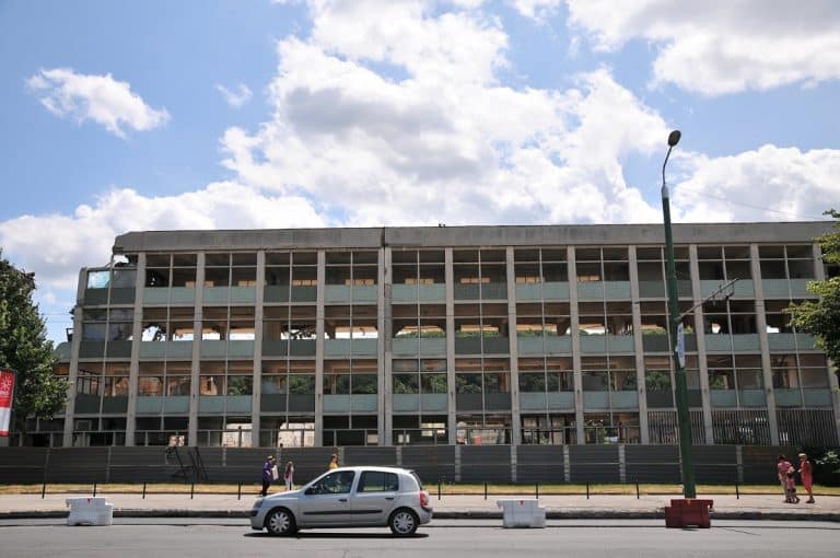 Fabrica uriașă din România care a devenit mall. Producea piese vitale pentru economia țării