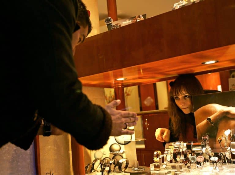 Cât de mare va fi ”taxa pe lux” și cine sunt românii care vor trebui să o achite