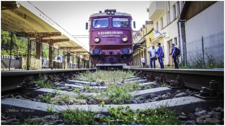 Bilete scumpe, servicii proaste şi întârzieri uriaşe. La așa “ofertă”, CFR Călători estimează pierderi de peste un miliard de lei în 2024