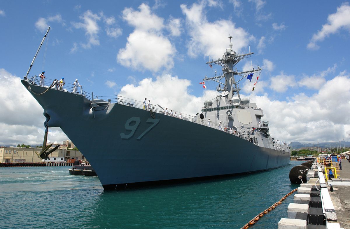 Incident militar între China și SUA. Armata chineză anunță că a ”alungat” un distrugător american care i-a încălcat suveranitatea