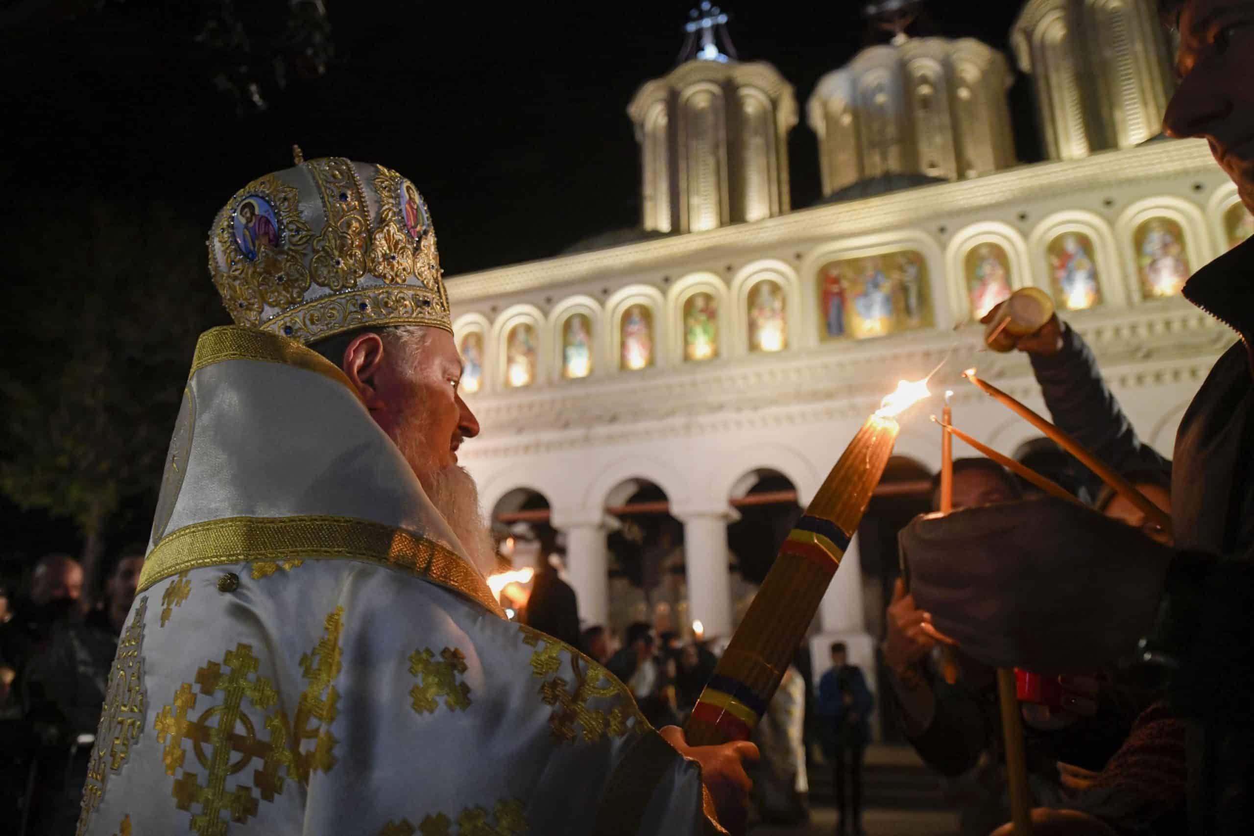 Alertă cu bombă la Catedrala Patriarhală din Capitală. Mai mulți oameni se aflau în clădire pentru slujbă