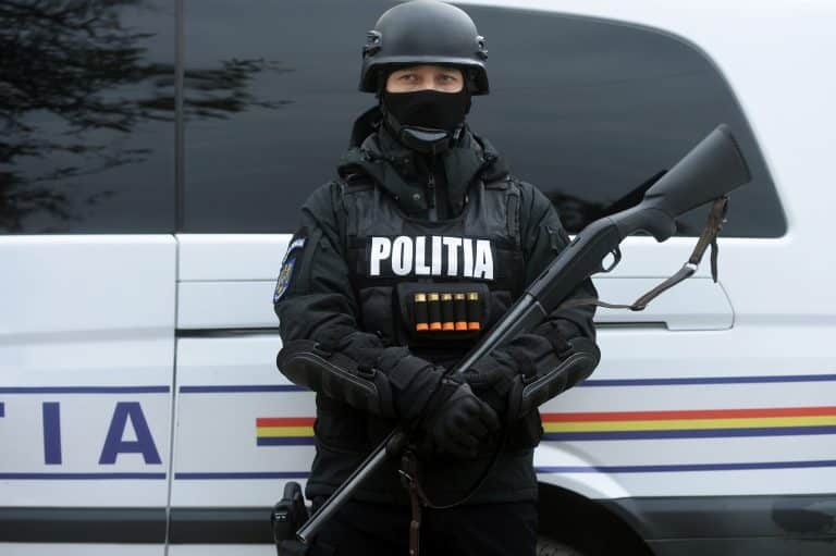 Clipe de groază pentru o tânără din Iași. A fost luată cu forţa de pe stradă şi violată de patru indivizi