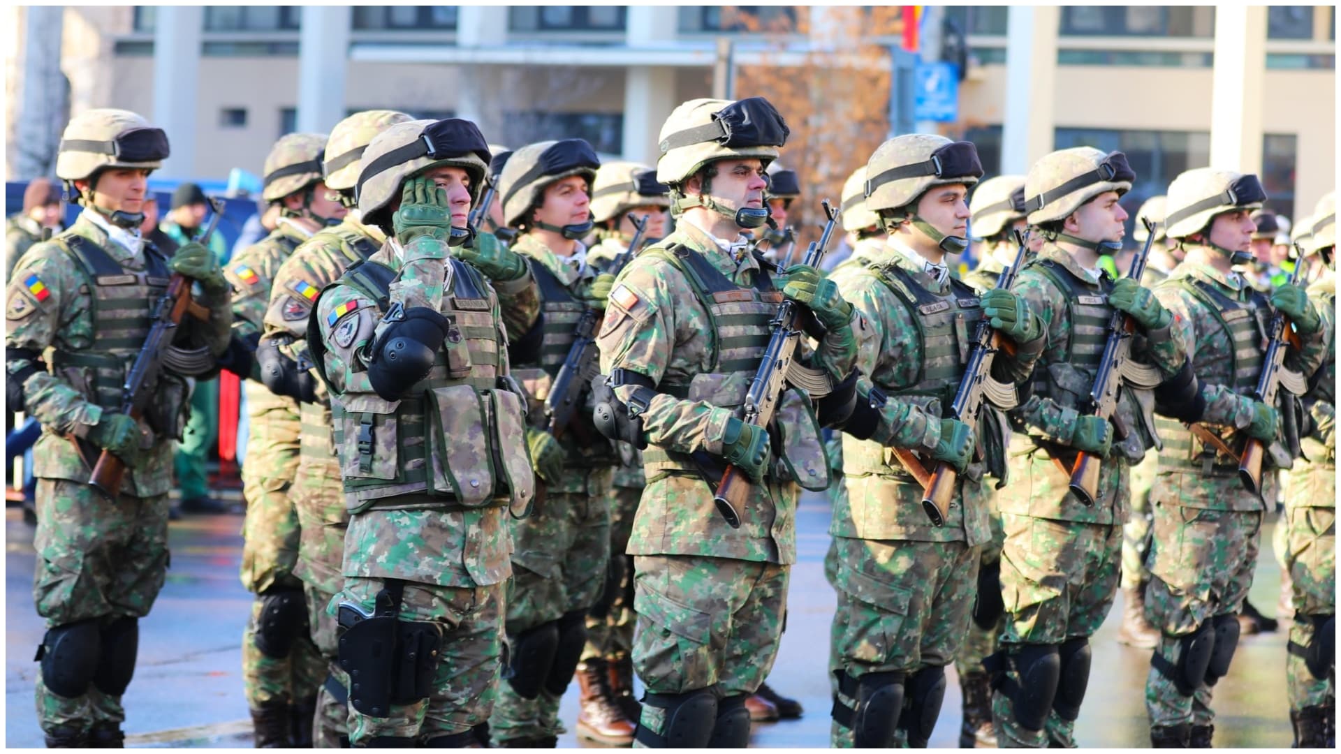 Încă o mare țară din Europa vrea să reintroducă armata obligatorie. Mulți au plecat din România pentru a se stabili acolo