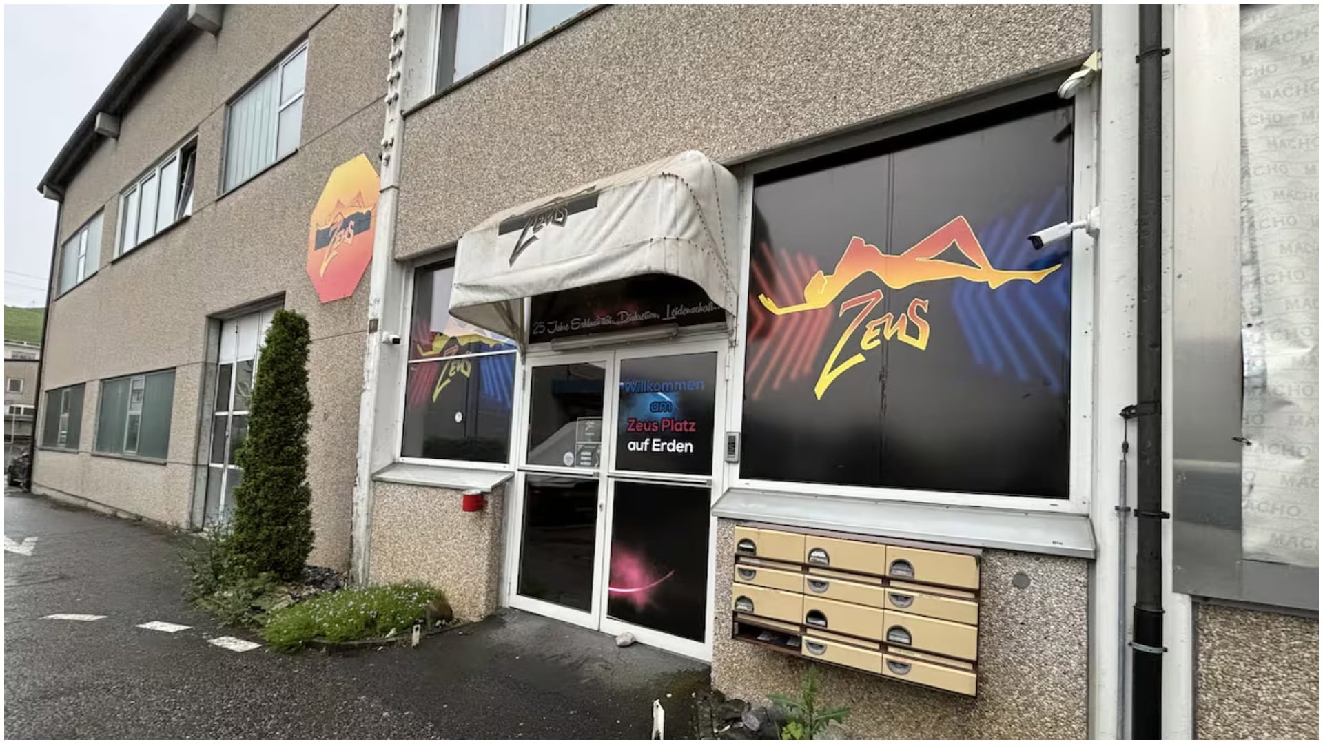 Proces mai puţin obişnuit, un bărbat susţine că a fost discriminat la bordel, în Elveţia. “M-au refuzat doar pentru că sunt român”