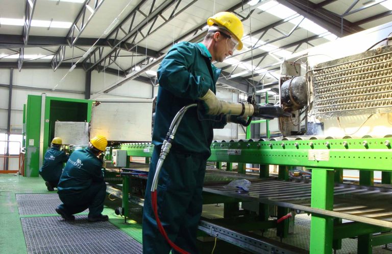 Cât muncesc, de fapt, românii. Clasamentul în care îi batem pe nemți