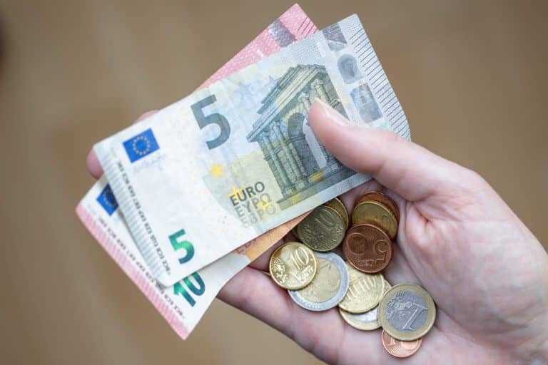 Curs valutar BNR, joi, 13 iunie 2024. Ce cotații au euro și dolarul american?
