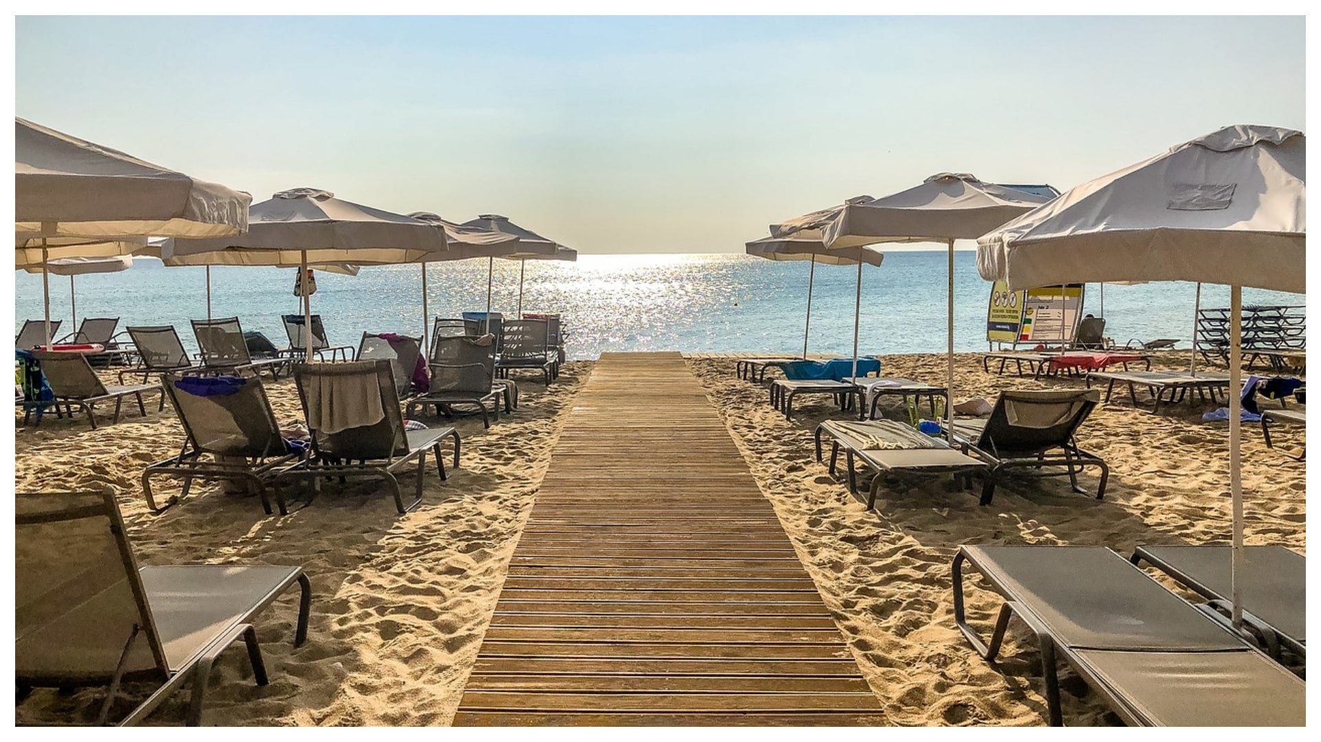 Suprafața unei țări în care mii de români își petrec vacanțele s-a diminuat văzând cu ochii. Specialiștii nu găsesc nicio explicație