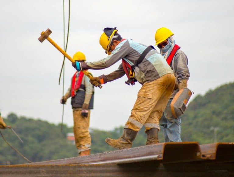 Ce drepturi ai la locul de muncă pe timp de caniculă. Angajatorul este obligat să respecte mai multe reguli importante