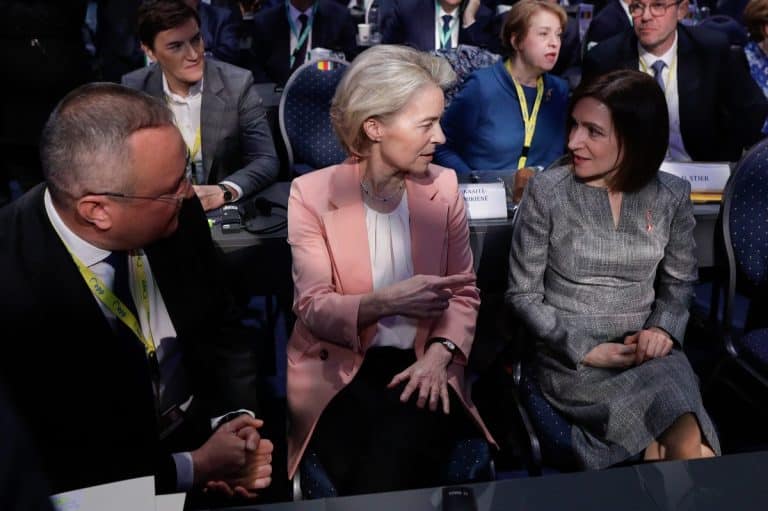 Ciucă, mesaj pentru Maia Sandu la începerea negocierilor Chișinăului de aderare la UE. „Vom fi împreună în marea familie europeană”