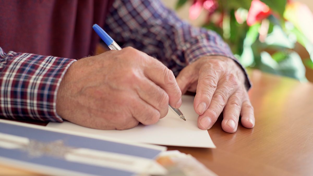 Marele blocaj apărut la recalcularea pensiilor. Unii români sunt nevoiţi să plătească mii de lei pentru adeverinţe